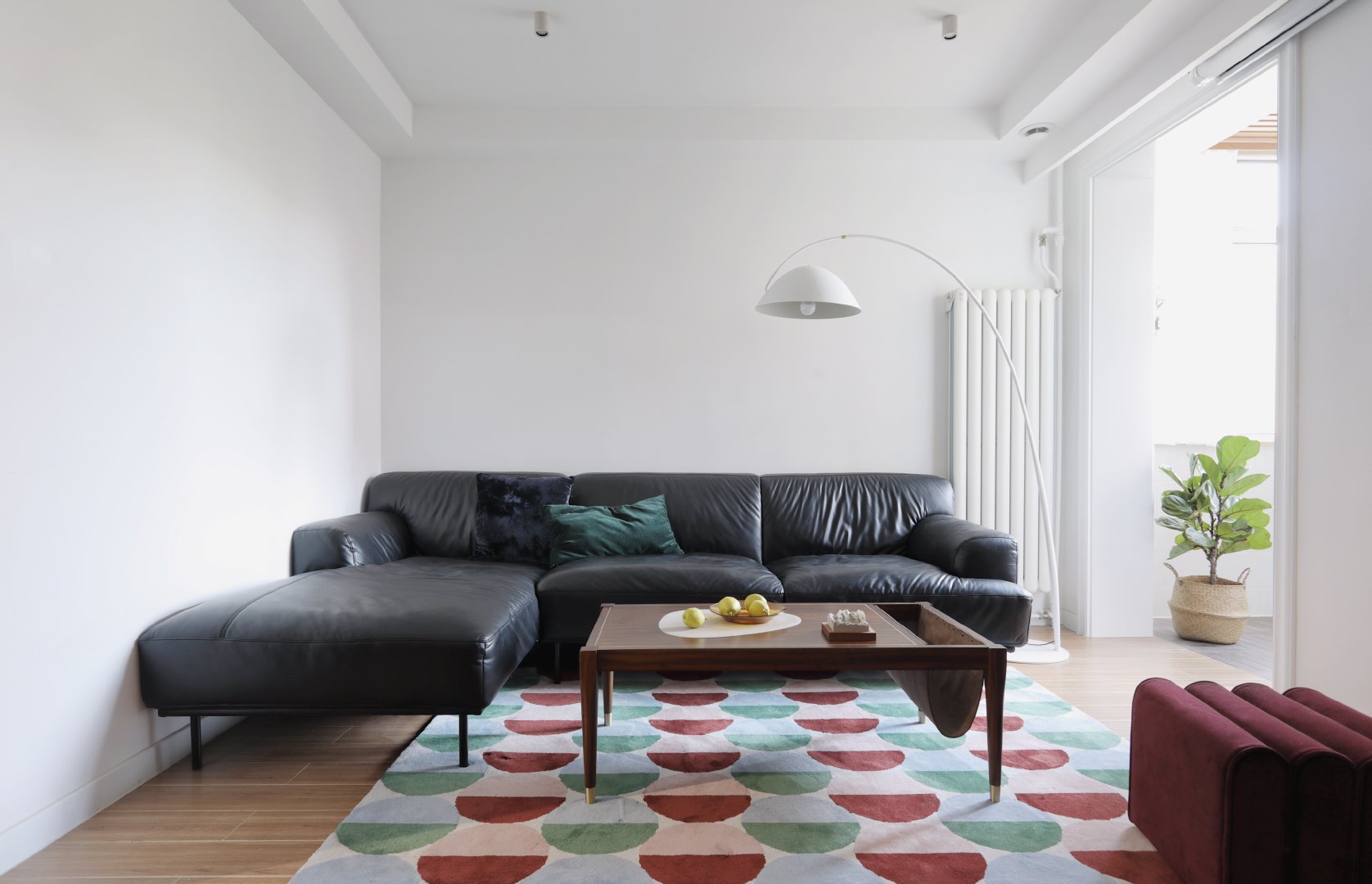 中庭裝飾施工團隊為您分析刮膩子重要性，讓您安心入馨家