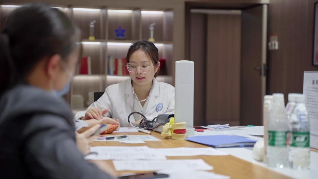 健康義診進中庭，跟emo說拜拜