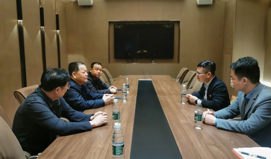 中庭黨建 | 南寧市工商聯(lián)牽線搭橋，集團(tuán)與南寧茂名商會(huì)兩新黨組織聯(lián)姻