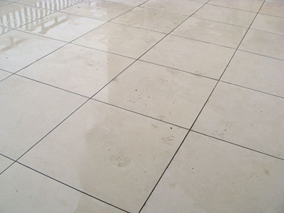 裝修百科解答 客廳地磚要不要留縫？