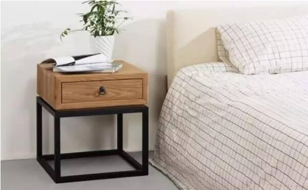 房子裝修完，買了床，床頭柜該如何選擇？