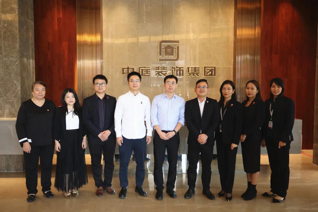 兩新黨建丨青秀區(qū)組織部、兩新組織黨工委領(lǐng)導(dǎo)到集團調(diào)研并指導(dǎo)黨建工作